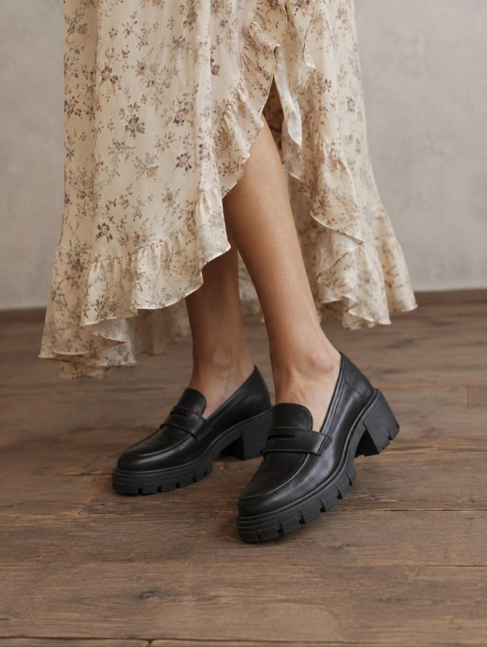 Cushionaire Black Penny Loafers Lug Sole Platform Block Heel Memory Foam 9M